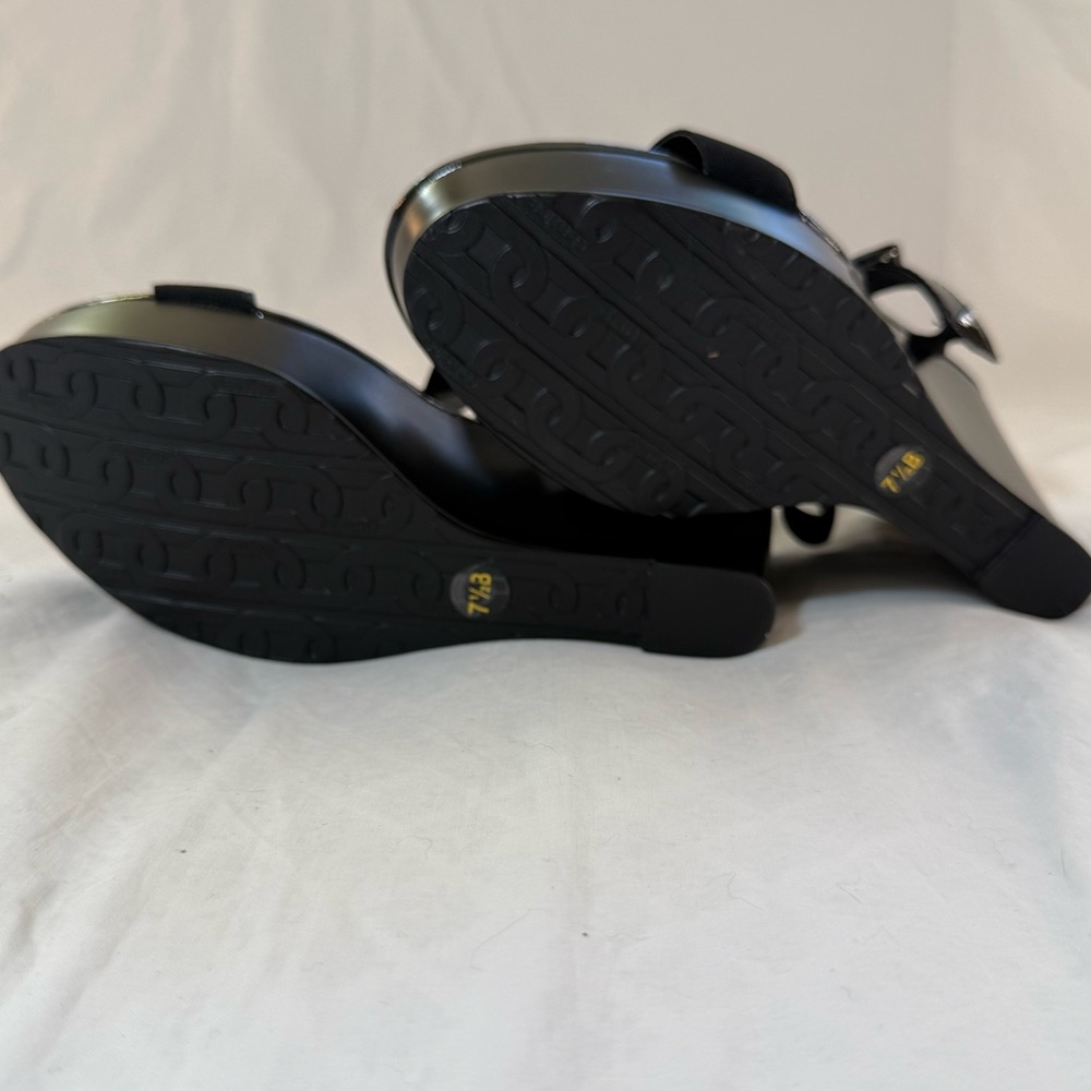 Charles by Charles David Black Wedge Sandals Size 7.5 - Picture 6 of 6
